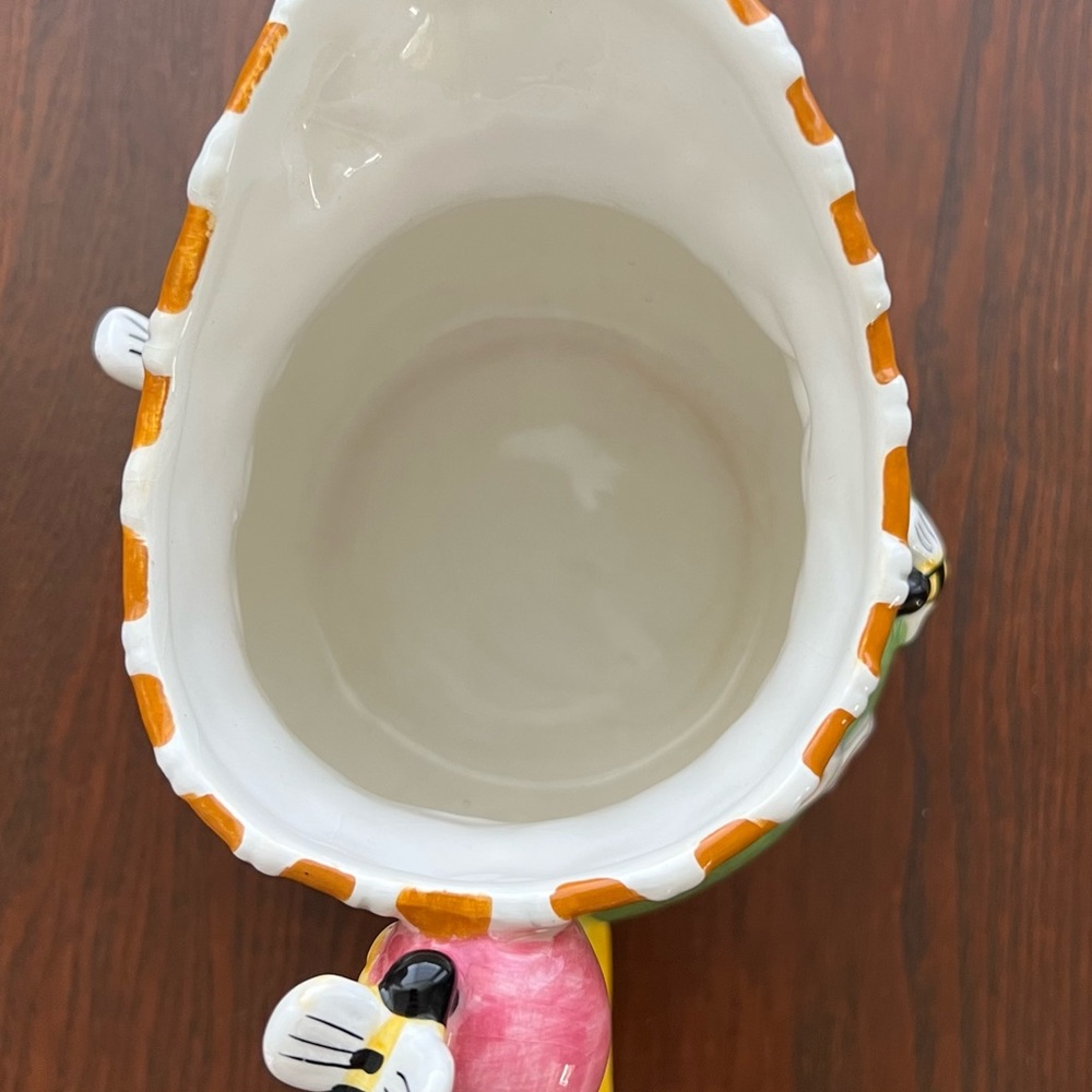 WCL Bee Pitcher - Picture 5 of 5